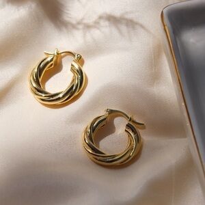 18K Gold Plated Twisted Medium Hoops